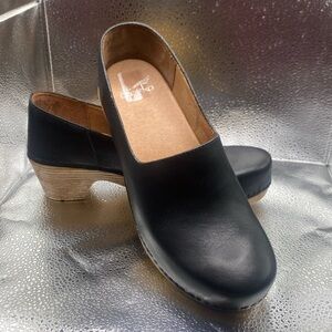 NWOT Dansko size 41 black heels